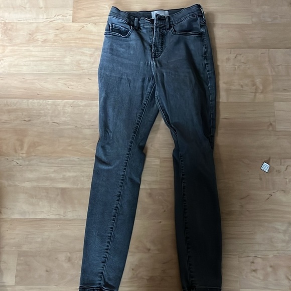 Everlane slim leg high rise cigarette jeans in light grey, size 27R - Picture 2 of 5